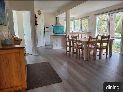 Sanders Beach House - Events Australia 3