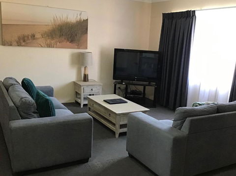 Sandcastles Holiday Apartments - Tourism Bookings 3