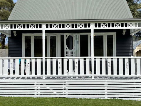 Sandpiper - Charming Beach Villa - Events Australia 0