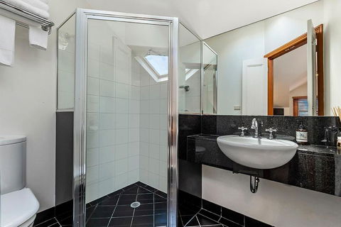 Sandstone Suites - In The Heart Of Port Fairy - Accommodation Europe 3