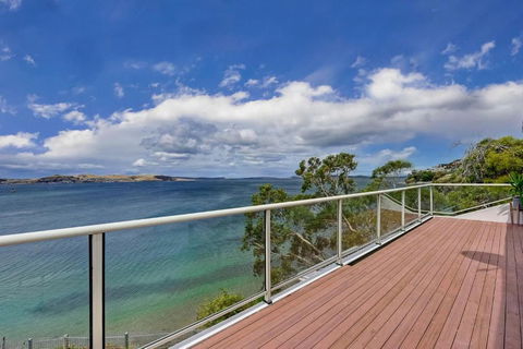 Sandy Bay Beachfront Oasis Direct Beach Access - Tourism Bookings 1
