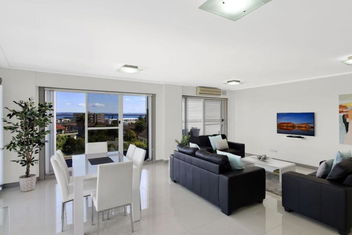 Sandy Cove Apartment The Entrance 45 with Events Australia