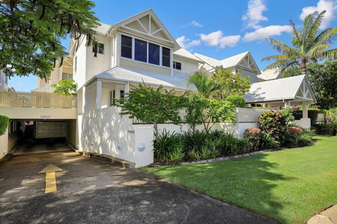 Sandy Cove @ Royle Palms - Events Australia 0