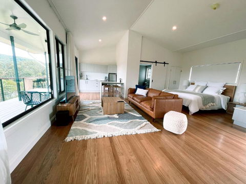 Seven Peaks Farm Stay - Events Australia 0