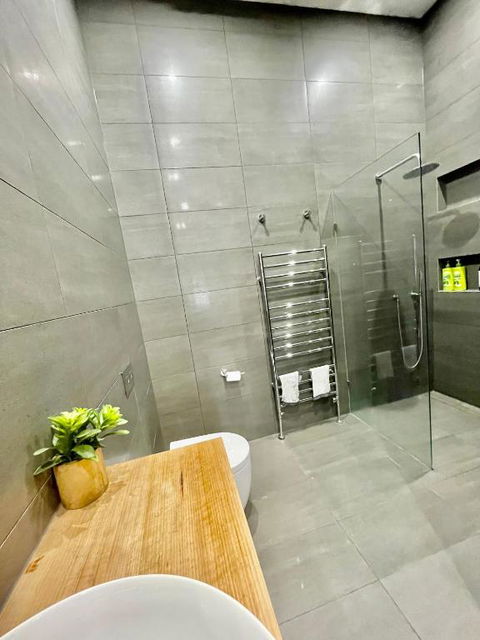 Spacious Room With Ensuite Next To Coburg Station, Non Smoking House - Events Australia 2