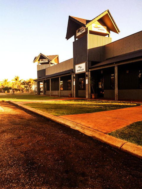 Spinifex Hotel - Events Australia 0