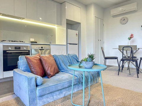 Stylish 1br1ba Apt In Footscray Pool Gym Wifi - Tourism Bookings 2