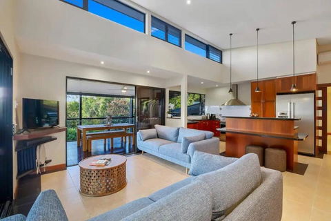 Summer Is Here! Enjoy Exclusive Access For 9, Pool, Media Room, Acreage Estate In Magical Sunshine Coast - Tourism Bookings 1