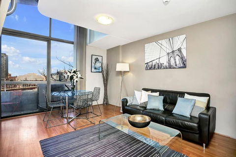 SX504 - Loftstyle One Bedroom In The Heart Of CBD - Events Australia 0