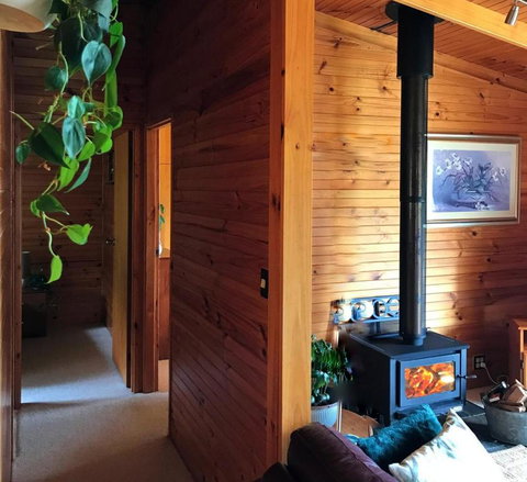 The Cabin By The Sea - Cosy Waterfront Getaway - Events Australia 2