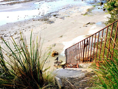 The Cabin By The Sea - Cosy Waterfront Getaway - Events Australia 3