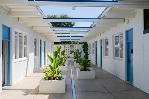 The Clovercrest Hotel Motel - Tourism Bookings 1