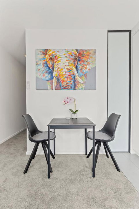 The Essence - Fresh, Light & On The Tram Line! - Events Australia 3