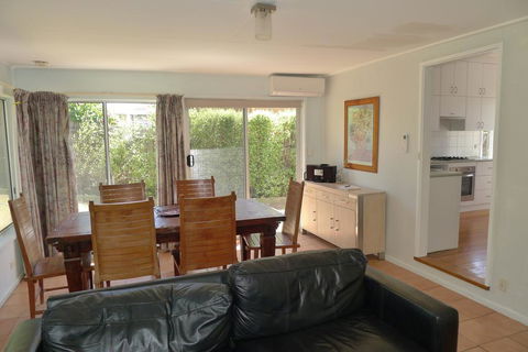 BEACHPOINT COTTAGE - Accommodation Europe 3