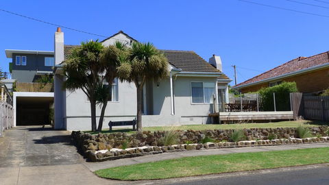 BEACHPOINT COTTAGE - Accommodation Europe 0