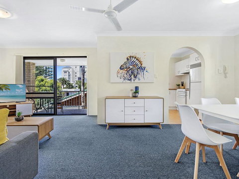 Beachside Delight Near Convention Centre - Accommodation Europe 3