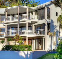 BEACHSIDE MANOR - walk to the beach - Events Australia