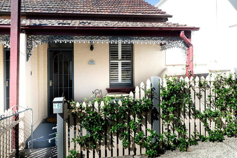 Beautiful Modern Historic Home Near Sydney Harbour - Tourism Bookings 0