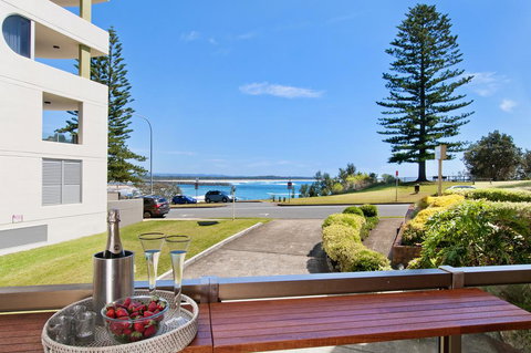 Beauty At The Beach - Modern Beachfront Apartment - Events Australia 0