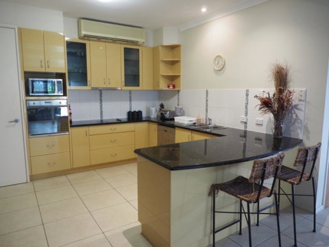 Bed And Breakfast With Airport Transfers And Rental Car - Events Australia 1