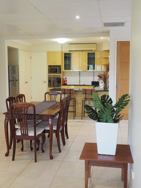 Bed And Breakfast With Airport Transfers And Rental Car - Events Australia 0