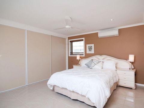 Bellima Beach House', 9 Jackson Close - Huge Duplex With Air Con And Fabulous Views - Tourism Bookings 1