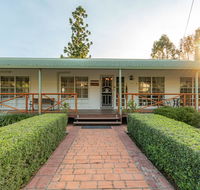 Birds 'n' Bloom Cottages - Events Australia