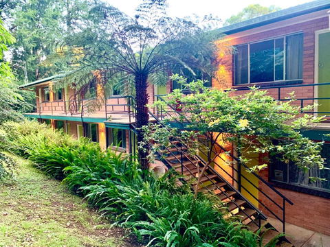 WARBURTON MOTEL - Where Mid-century Style Meets The Mountains - Tourism Bookings 3