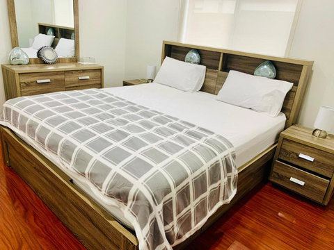 Welcome To Sunny Sanctuary - Events Australia 1