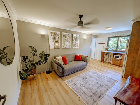 Welcome To Vineside - Events Australia 3