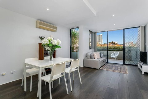 WILL1 - Stylish 2-Bed 2-Bath Oasis In Crows Nest Village - Events Australia 0