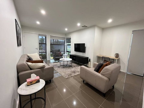 Tasha\'s Apartments - St Clair - Accommodation Europe 0