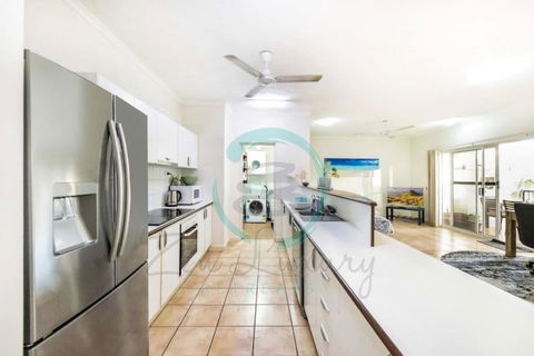 ZEN FORESHORE Cozy 2-BR, 2-BA Holiday Home + Pool - Events Australia 3