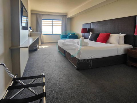 ZEN88 ESPLANADE: Hotel Suite W/ Ocean/Sunset Views - Tourism Bookings 1