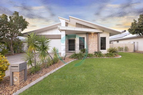 Zenhouse: 4BR Stylish Work/Family Home In Muirhead - Events Australia 0