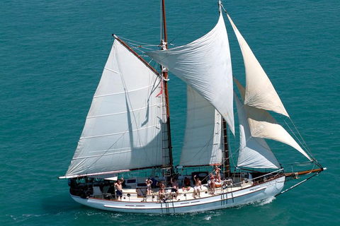 Whitehaven Beach Sailing And Snorkeling Cruise - Accommodation Europe 5