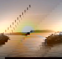 2-Night Whitsunday Islands All-Inclusive Sailing Tour from Airlie Beach - Events Australia