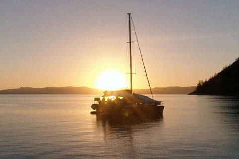 2-Night Whitsunday Islands All-Inclusive Sailing Tour From Airlie Beach - Events Australia 0