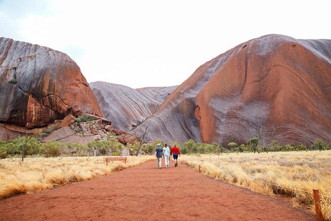 2-Day Uluru (Ayers Rock) And Kata Tjuta Trip From Alice Springs - Tourism Bookings 1
