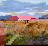 Uluru Ayers Rock Sunset with Outback Barbecue Dinner and Star Tour - Events Australia