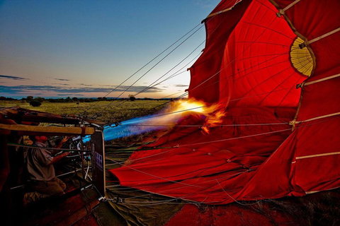 Early Morning Ballooning In Alice Springs - Events Australia 0