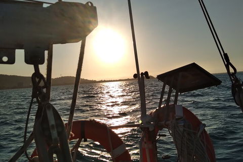 Townsville Private Hire Sunset Sail Sailing Cruise Boat Tour Charter Experience - Events Australia 4