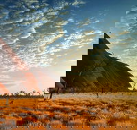 Highlights of Uluru Including Sunrise and Breakfast - Events Australia