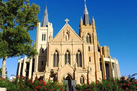 Perth Scavenger Hunt: Perched On A Swan - Events Australia 1